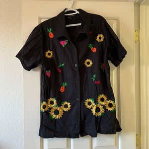 Embroidered vintage button up